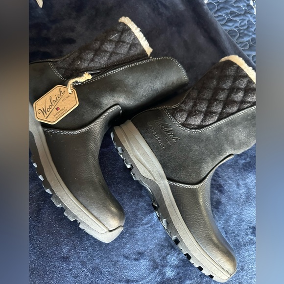 Woolrich black womans boots Size 7 1/2.  Never been worn.  🖤 - Picture 4 of 15
